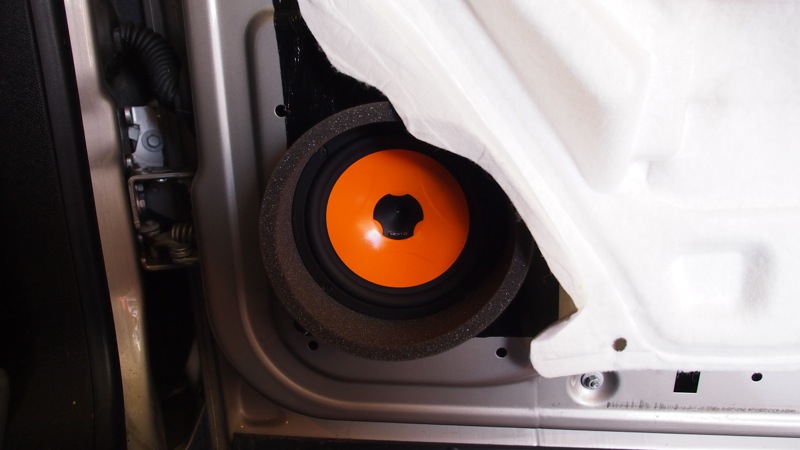 Chevy Suburban Speaker Issue Leads to Speaker Upgrade and Amplifier