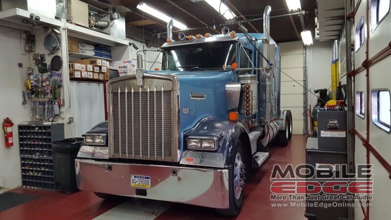 Kenworth W900 Audio