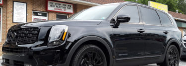 2021 Kia Telluride Gets Blacked Out Windows to Match Theme